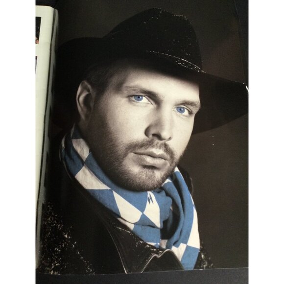 Vintage Garth Brooks on Tour Souvenir Concert Brochure Book Photos - Picture 6 of 8